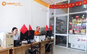 La Bàn Food trang trí văn phòng sắc cờ đỏ sao vàng