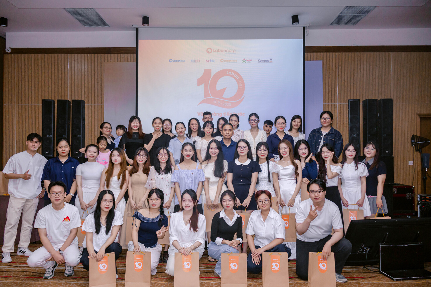 kỷ niệm 10 năm thành lập