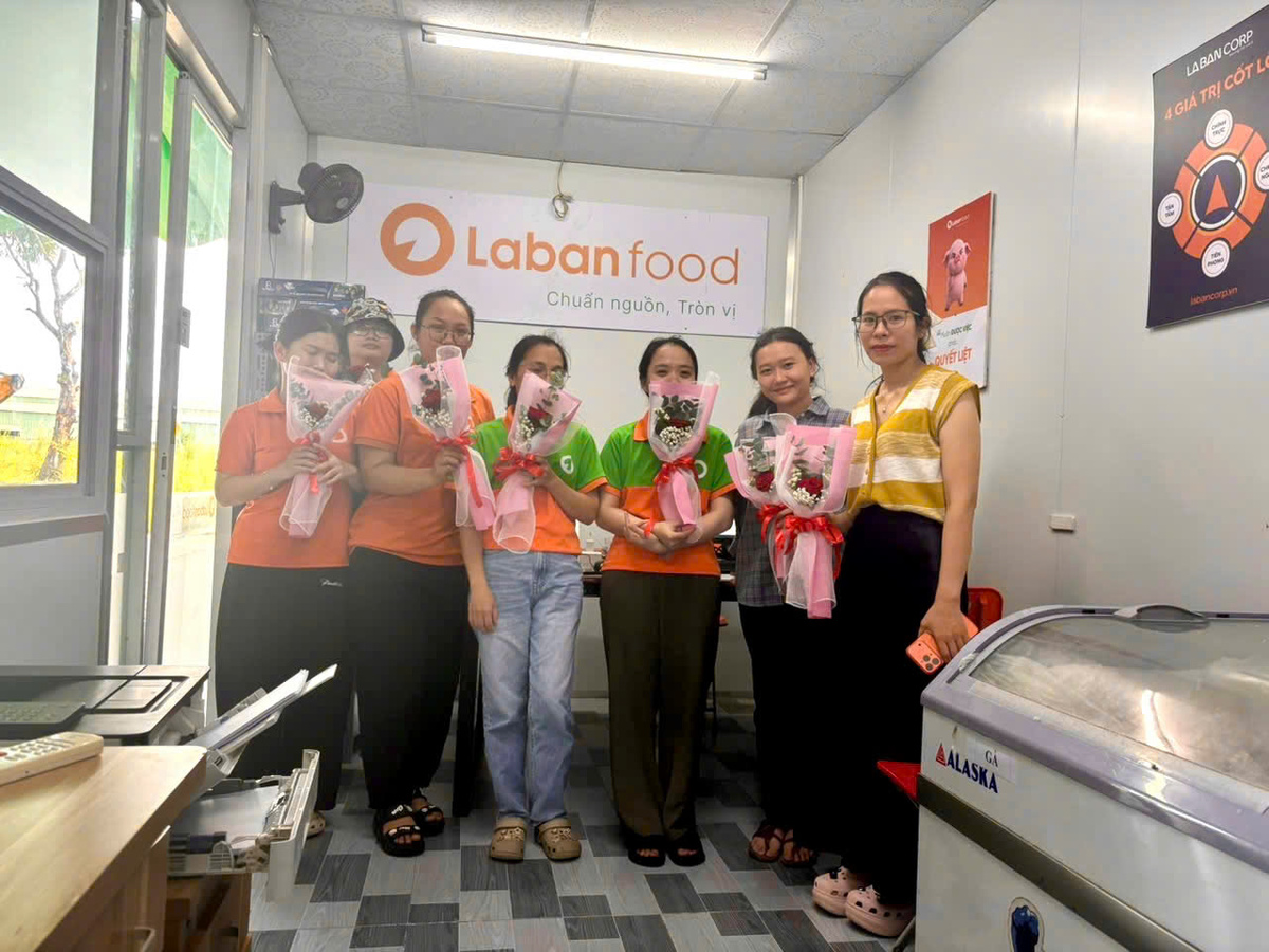 la bàn corp tặng quà 20/10